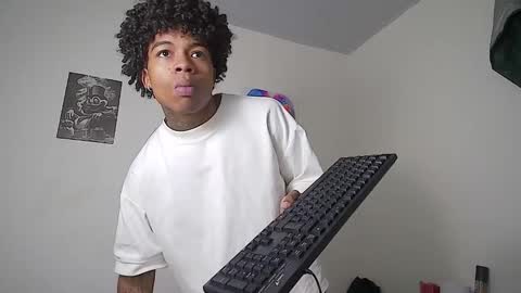 Snapshot of black_tentationx chatting on November 2025 11:18:02 PM black_tentationx online show from November 2025 11:18:02 PM