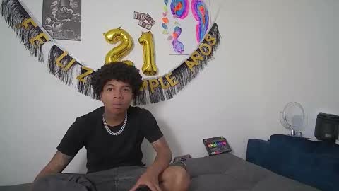 Snapshot of black_tentationx chatting on December 2025 01:13:01 AM black_tentationx online show from December 2025 01:13:01 AM