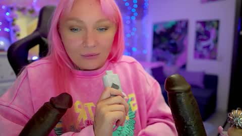 Alice online show from December 2024 10:27:02 PM