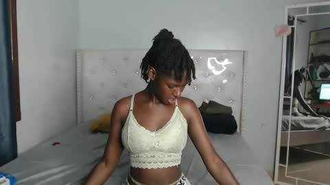 Snapshot of blackmelaninqueen chatting on September 2025 01:21:01 AM Cleo online show from September 2025 01:21:01 AM