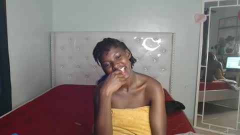 Snapshot of blackmelaninqueen chatting on October 2025 08:35:02 AM Cleo online show from October 2025 08:35:02 AM