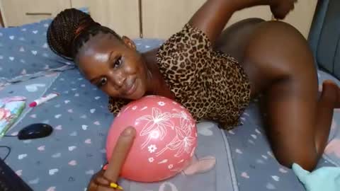 Snapshot of blackmellanin_ chatting on February 2025 01:21:02 PM Smiley sylivia online show from February 2025 01:21:02 PM