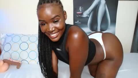 Snapshot of blackmellanin_ chatting on October 2025 04:46:02 AM Smiley sylivia online show from October 2025 04:46:02 AM