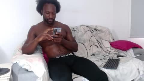 Snapshot of blacknikes chatting on February 2026 12:42:01 PM Twtter 1MikeBeckford Onlyfns beckfordmike online show from February 2026 12:42:01 PM