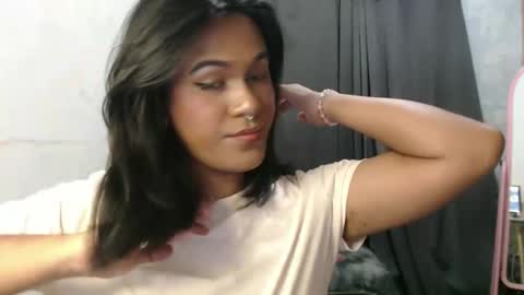 Ellez online show from October 2025 05:19:02 PM