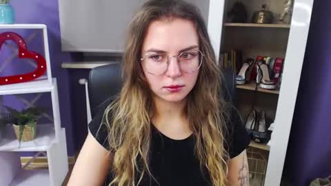 Z O E Y online show from December 2024 05:31:01 AM