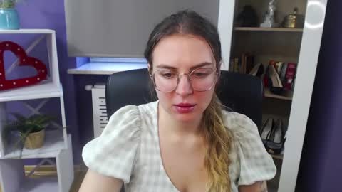 Z O E Y online show from January 2025 08:54:01 AM