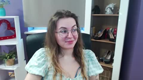 Z O E Y online show from February 2025 08:58:01 AM