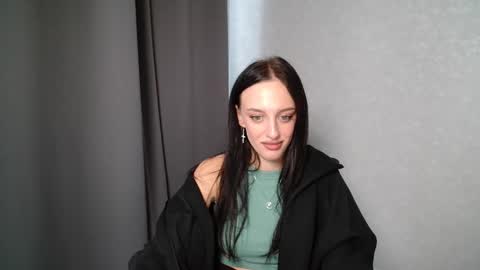 Snapshot of blacky_berry chatting on April 2026 02:10:02 PM Ivy online show from April 2026 02:10:02 PM