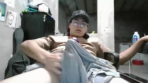 Snapshot of blade_sensual chatting on June 2026 06:49:01 AM blade_sensual online show from June 2026 06:49:01 AM