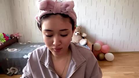 Mila online show from March 2026 06:39:02 AM