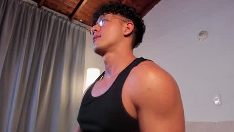 Snapshot of blake_levi chatting on December 2024 04:47:02 AM Blake Levi Independent Model online show from December 2024 04:47:02 AM