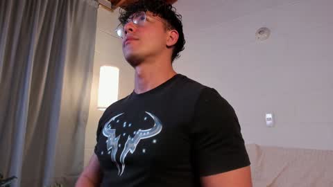 Snapshot of blake_levi chatting on January 2025 01:06:02 AM Blake Levi Independent Model online show from January 2025 01:06:02 AM