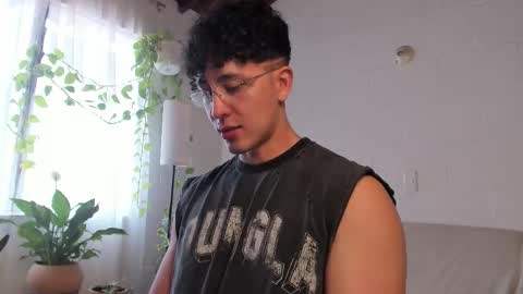 Snapshot of blake_levi chatting on February 2026 04:43:01 PM Blake Levi Independent Model online show from February 2026 04:43:01 PM