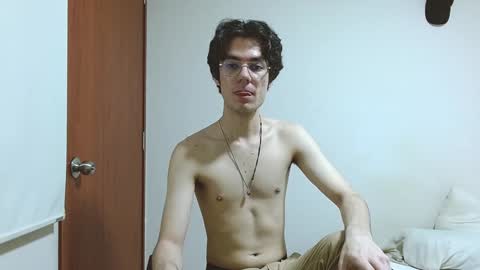 Snapshot of blakeshatter chatting on January 2025 03:03:02 AM blakeshatter online show from January 2025 03:03:02 AM