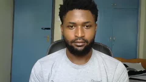 Snapshot of blakmoufaka chatting on September 2025 05:13:01 AM blakmoufaka online show from September 2025 05:13:01 AM