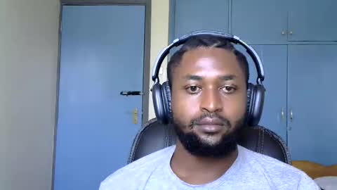 Snapshot of blakmoufaka chatting on October 2025 06:25:01 AM blakmoufaka online show from October 2025 06:25:01 AM