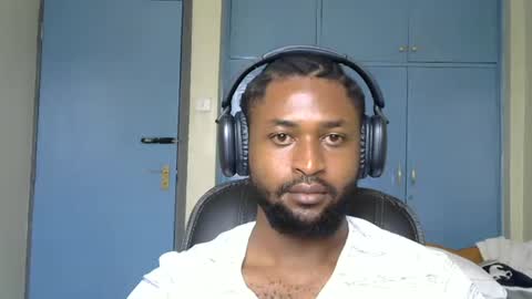 Snapshot of blakmoufaka chatting on October 2025 06:27:02 AM blakmoufaka online show from October 2025 06:27:02 AM