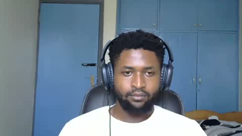 Snapshot of blakmoufaka chatting on October 2025 06:14:02 AM blakmoufaka online show from October 2025 06:14:02 AM