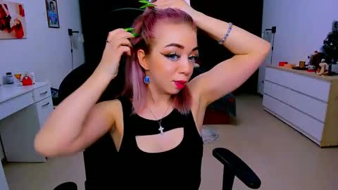 Nicole online show from January 2025 07:17:01 AM