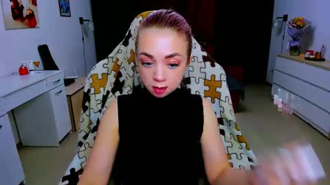 Nicole online show from February 2025 12:17:01 PM