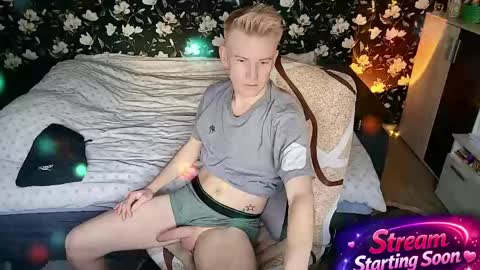blond_boy69 online show from April 2026 02:41:01 PM