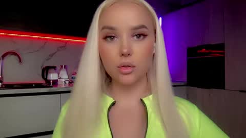 Lana online show from January 2025 06:53:02 AM