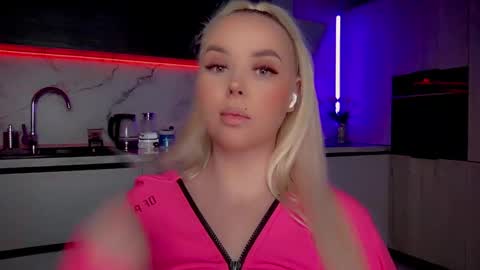 Lana online show from January 2025 07:28:01 AM