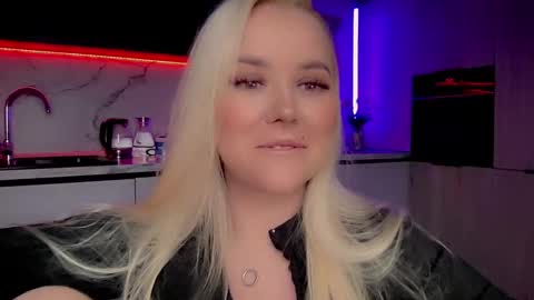 Lana online show from February 2025 06:24:02 PM