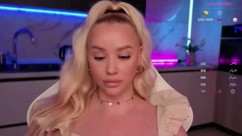 Lana online show from September 2025 01:24:02 PM