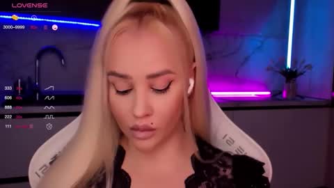 Lana online show from October 2025 02:55:01 AM