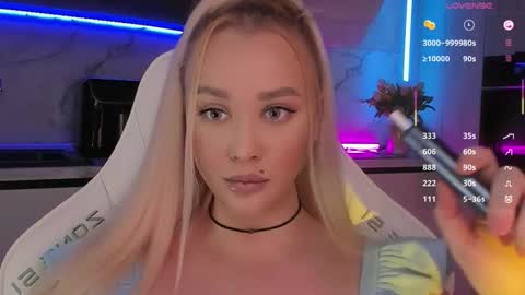 Lana online show from November 2025 06:51:02 AM