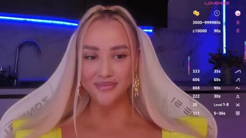 Snapshot of blond_diamond chatting on June 2026 09:25:02 AM Lana online show from June 2026 09:25:02 AM
