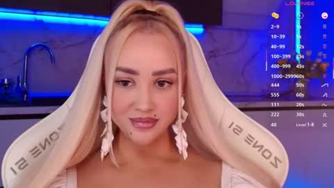 Snapshot of blond_diamond chatting on July 2026 05:34:01 AM Lana online show from July 2026 05:34:01 AM