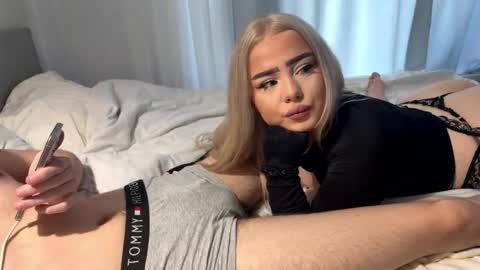 blonde8888 online show from June 2026 03:32:02 AM