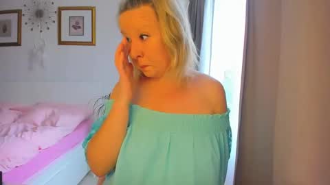 Nicole online show from January 2025 09:28:02 AM