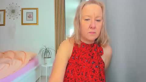 Nicole online show from February 2025 08:54:02 AM