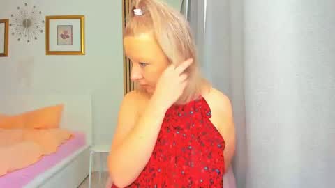 Nicole online show from February 2025 08:59:02 AM