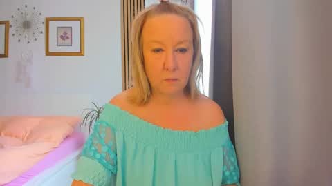 Nicole online show from February 2025 08:06:02 AM