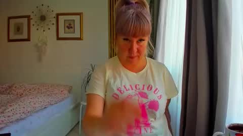 Nicole online show from April 2026 03:46:02 AM