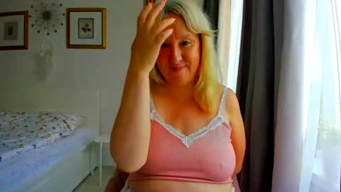 Snapshot of blonde_angel20 chatting on July 2026 05:37:01 PM Nicole online show from July 2026 05:37:01 PM