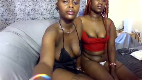 blonde_barby online show from October 2025 05:42:02 AM