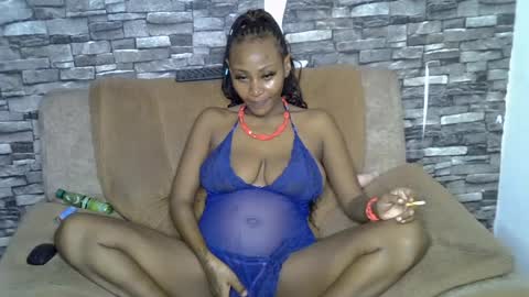 blonde_creamy online show from June 2026 07:16:02 PM