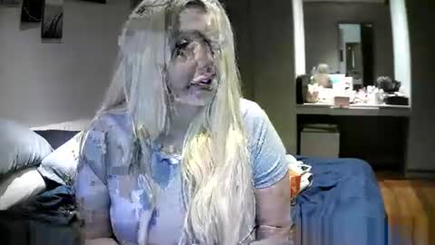 blondedolltia online show from October 2025 03:55:01 PM