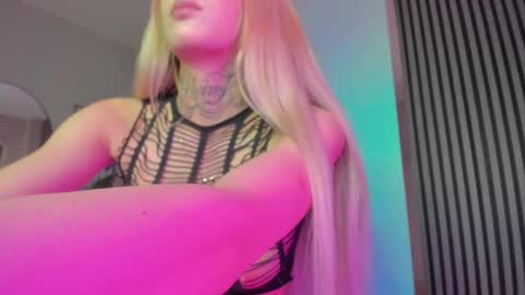Snapshot of blondie_muller chatting on February 2025 04:59:02 PM blondie_muller online show from February 2025 04:59:02 PM
