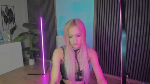 Snapshot of blondie_muller chatting on February 2025 08:09:01 PM blondie_muller online show from February 2025 08:09:01 PM