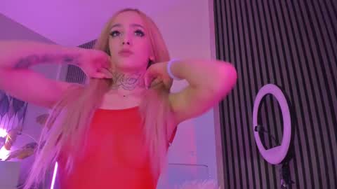 Snapshot of blondie_muller chatting on March 2025 08:27:01 PM blondie_muller online show from March 2025 08:27:01 PM