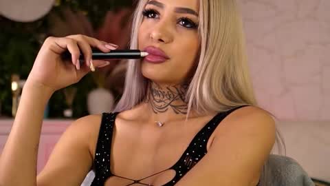 Snapshot of blondie_muller chatting on September 2025 07:35:01 PM blondie_muller online show from September 2025 07:35:01 PM