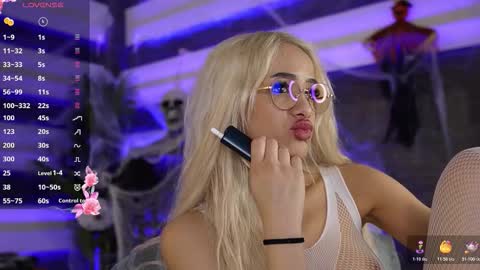 Snapshot of blondie_muller chatting on November 2025 09:03:01 PM blondie_muller online show from November 2025 09:03:01 PM