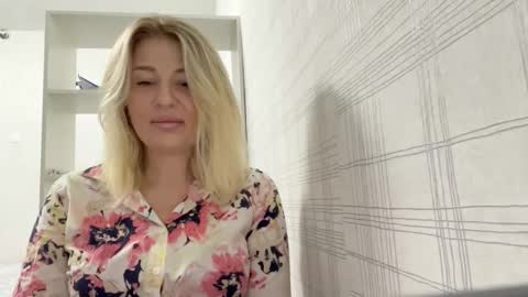 blondie_xoxoxo online show from September 2025 06:05:02 AM